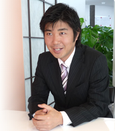 代表取締役 卯月 靖也